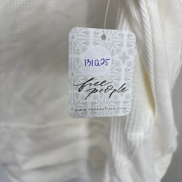 Free People Women's Santa Clara V-Neck Pullover Thermal Top Off-White Medium NWT - Picture 5 of 7